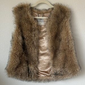 BB Dakota Brown Faux Fur Vest Cozy Layering Open Front Size M